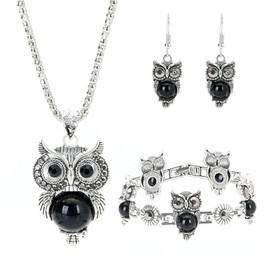 Dreuyet Boho 3Pcs Owl Sets for Women Western Vintage Turquoise Owl Pendant Necklace Drop Earrings Cahrm Cute Ethnic Tribal Owl Bracelet for Ladies (black)