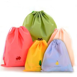 BINGONE Juego de 5 bolsas impermeables con cordón de polietileno, plegables, para deportes, hogar, viajes, almacenamiento