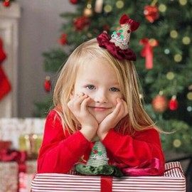 （8PCS）Christmas Hair Accessories for Woman and Girls Christmas Cartoon Cute Design Christmas Hat Small Hair Clip Accessories Nonslip Hair Barrettes Decoration