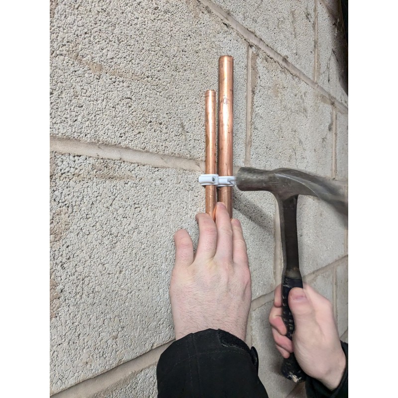 AF4F Masonry 22mm Round Nail Pipe Clip (100 Box) FM