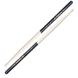 Zildjian 5A Hickory Drumsticks - Wood Tip - Black DIP