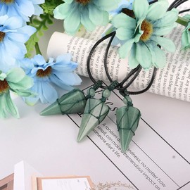 CrystalTears Green Aventurine Healing Crystal Necklace Wire Wrapped Quartz Crystals Stone Point Gemstone Pendant Necklace Natural Reiki Healing Jewelry Crystal Gift for Men Women Christmas