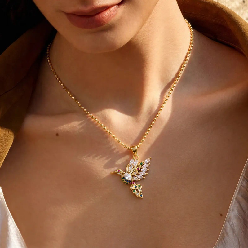 Collar Para Mujer Bano Oro 14k Dije Colibri Moissanita Multi