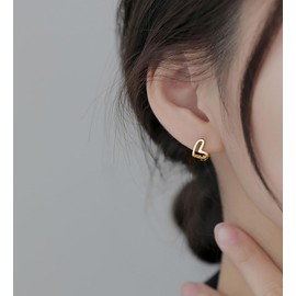 Reffeer Solid 925 Sterling Silver Love Heart Huggie Earrings Hoops for Women Teen Girls Heart Hoop Earrings Huggie (B-18K Gold)