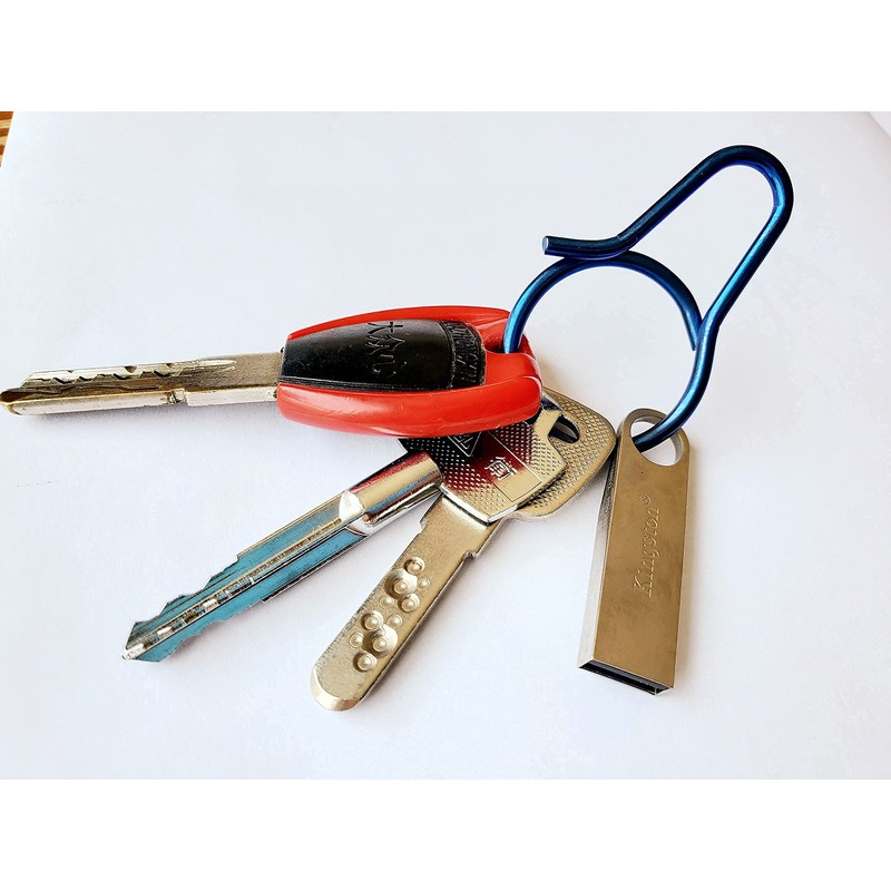 Kapmif Summer requires a light and strong titanium keychain disassembled