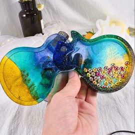 Voyyphixa 5pcs Guitar Pick Resin Molds with Guitar Pick Case Mold, Guitar Triangle Plectrum Silicone Molds Set, for Epoxy Resin Casting, DIY Musical Accessories