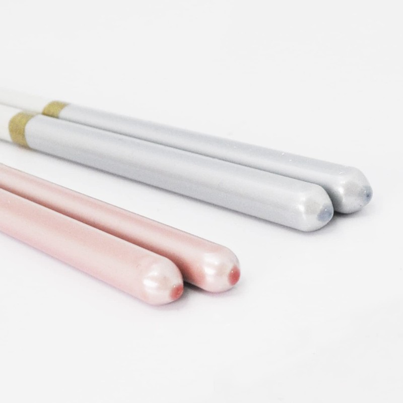 Ishida Dishwasher Safe Chopsticks with Paulownia Case, Chopsticks Rest, Champagne