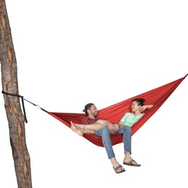 Tatonka Hammock Double - Super Light Outdoor Hammock for 2 People - Includes Mounting Set (2 x Webbing Straps / 2 x Carabiners) - Maximum Load 180 kg - 290 x 190 cm - Red