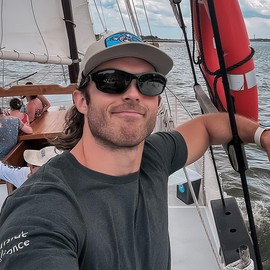 AWGSEE Polarized Sports Sunglasses for Men, UV400 Protection Lightweight Wrap Around Sun Glasses for Cycling Fishing Driving