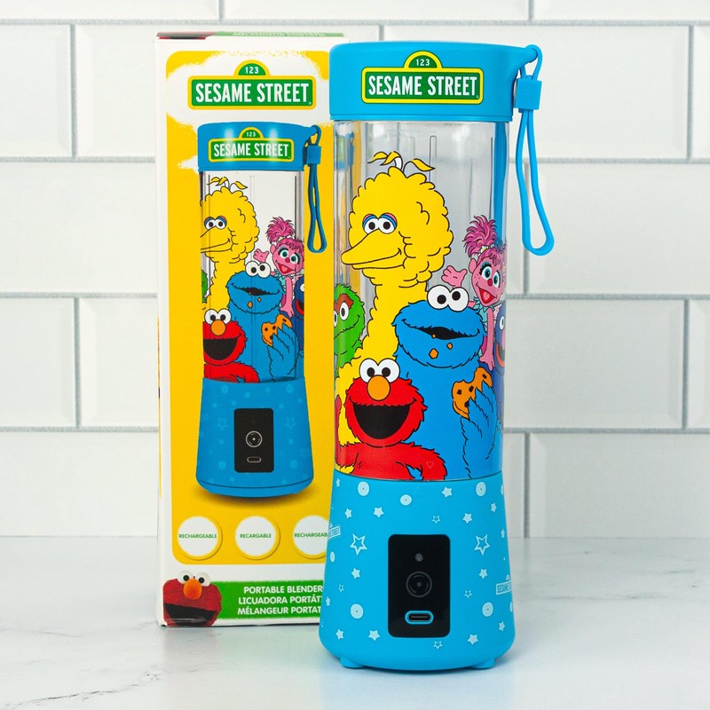 Uncanny Brands Sesame Street USB-Rechargeable Portable Blender