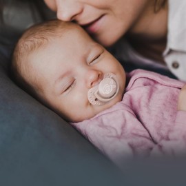 Difrax Lovi Dynamic Dummy Newborn Pink