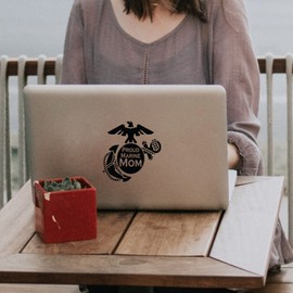 Vinyl Wall Art Decal - Proud Marine Mom - 5.5" x 5.5" - Modern Motivational Quote Sticker for Bedroom Mirror Notebooks Laptops Bumper Stickers Car Windows Decor (Black)