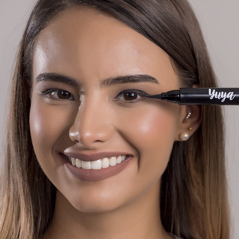 YuYa ''Cat Eye'' Black Eye Liner