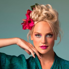 L'Paige L21 - ELECTRIC FUCHSIA Designer Lipstick | Aloe Vera-Based, Long-Lasting, Moisturizing | Vibrant Fuchsia with Glossy Radiant Finish