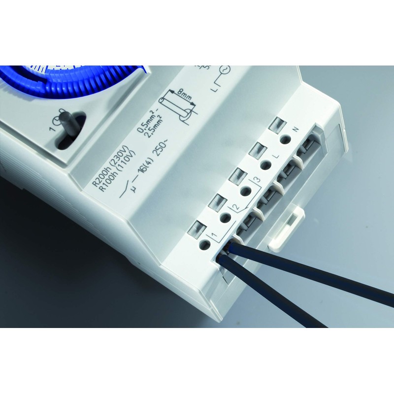 Timeguard SUL181d 3-Module Segment Timeswitch with Power Reserve