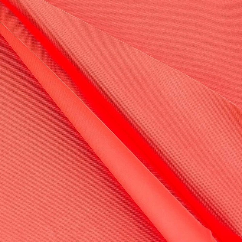 Red Solid Round Plastic Table Cover (213cm) 1 Count –