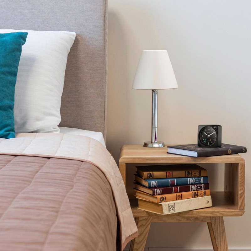 ZEON Travel Analogue Alarm Clock with Light and Snooze Function,