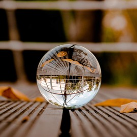 LONGWIN 100mm (3.9 inch) Clear Crystal Ball for Photography Fortune Telling Free Wooden Stand with Gift Pakcing