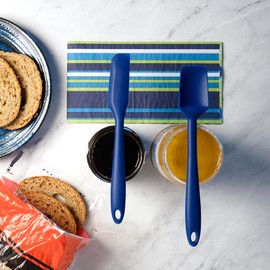RSVP International Ela's Favorite - Espátula de silicona azul, 8 pulgadas, silicona sin BPA, bateadores de rasguño, huevos volteados, pasteles de hielo y más, apta para lavaplatos y resistente al calor, cocinar, hornear y más