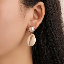 Inateannal Vintage Pearl Shell Drop Earrings Gold Pearl Stud Earrings Cowrie Shell Dangle Earrings Natural Seashell Earrings Jewelry for Women and Girls