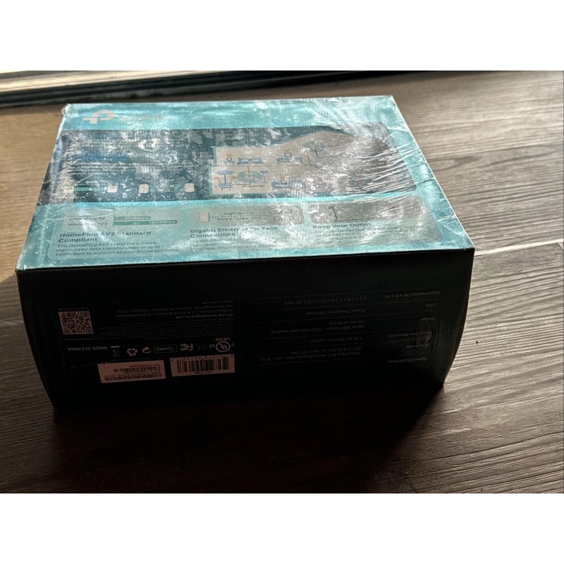 TP-Link TL-PA8010P KIT AV1300 Gigabit Passthrough Powerline Adapter Starter Kit
