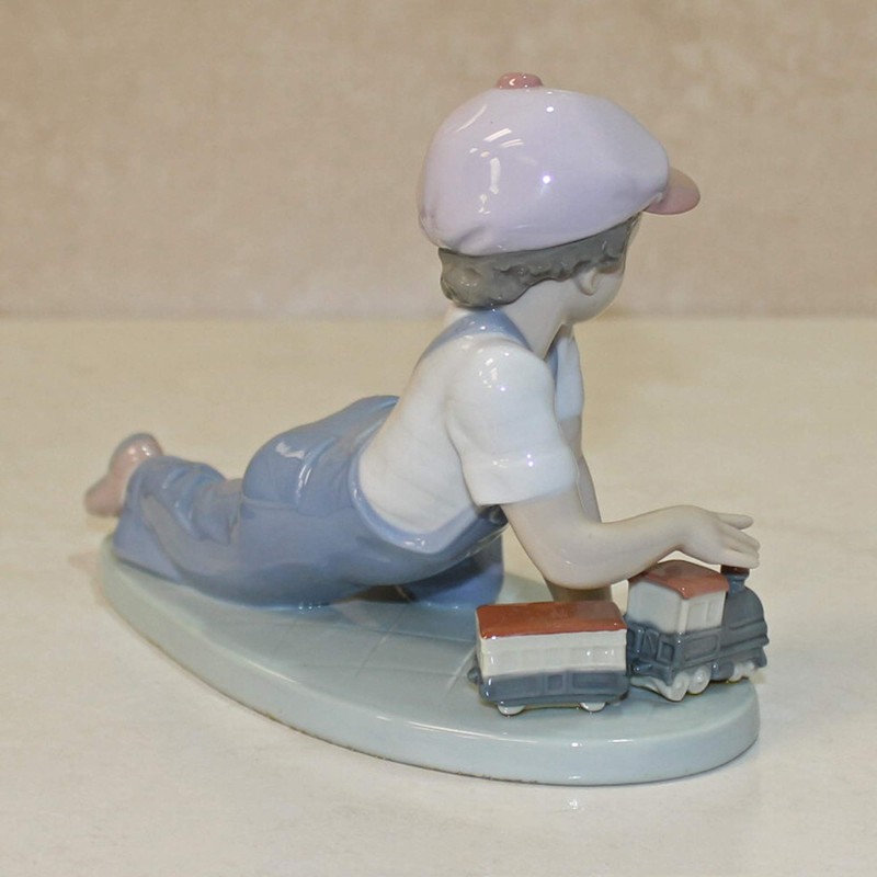 Lladro: 7619 All Aboard