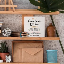 Nvotell Grandma's Kitchen Wooden Box Sign, Grandma Kitchen Gifts, Grandma Gifts from Grandkids, Gifts for Grandma Wood Block Signs for Kitchen Counter Countertop Table Shelf Decor,5x5 Inch