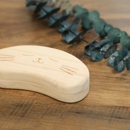 Fuji Boeki 71363 Cat Beard Case, Memories, Made of Paulownia, Amulet, Keepsake, Baby Teeth and Teeth Storage Box, Beans-Shaped