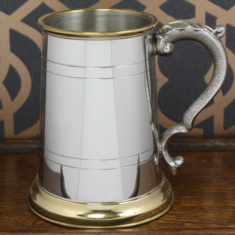 English Pewter Company 1 Pint Pewter Tankard with Brass Details