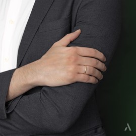 Amberta Women's 9ct Yellow Gold Wedding Ring | Wedding Band for Women & Men: Thin Gold Wedding Ring 2.5 mm - Size U