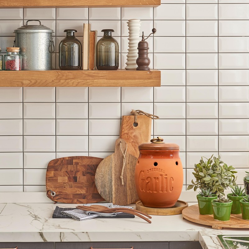 Dheureka Garlic Keeper with Wooden Lid, 19 oz Clay Garlic