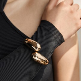 Aktully Chunky Gold Cuff Bangle Bracelets for Women 18k Gold Statement Bracelet Minimalist Thick Gold Hinge Wrist Cuff Bracelets Trendy Jewelry for Women Men (Gold B)