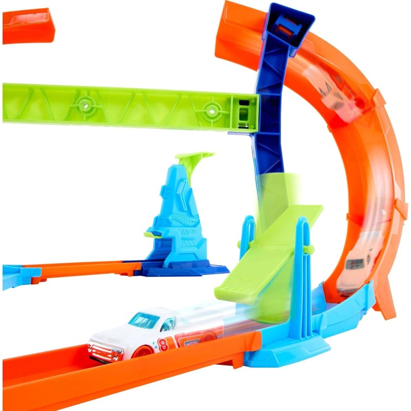 Hot Wheels Flip & Jump Through The Corkscrew Loop Track