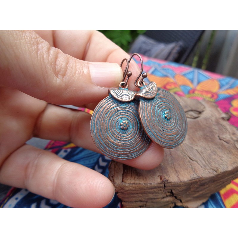 Grooved copper patina circles: small earrings