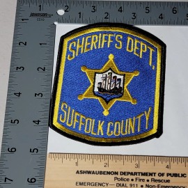 LE9b4 Police patch Massachusetts Suffolk County Sheriff' Dept With Period