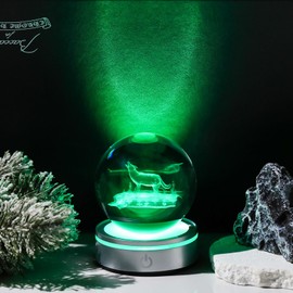 Movdyka Wolf Gifts for Men Women 3D Crystal Ball Wolf Stuff Animals Glass Figurines Home Office Decor with Colorful Light Base, Gifts for Nature Wolf Lovers on Birthday Christmas - 3.15"/8cm