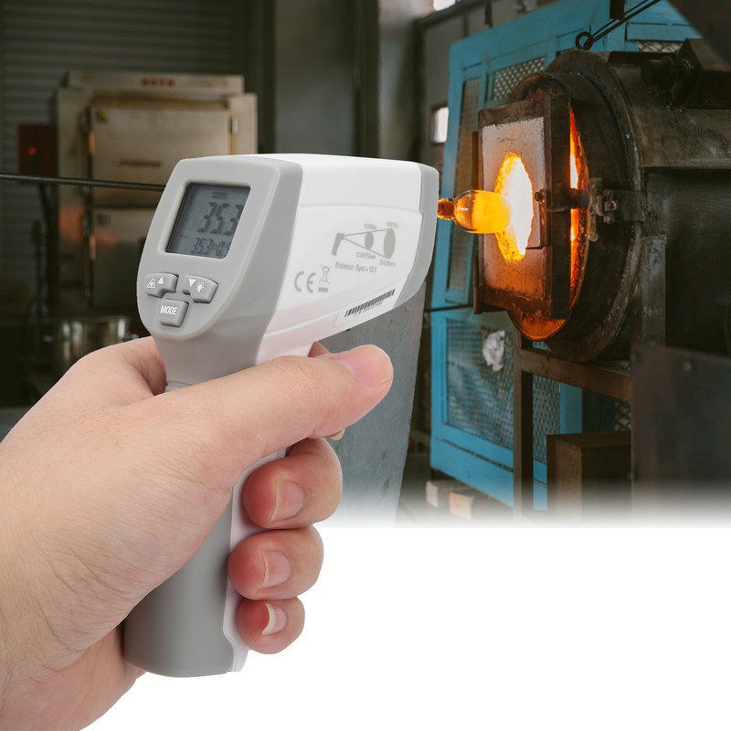 NH-828 -50-500℃ Industrial Infrared Thermometer Digital LCD Non Contact Temperature