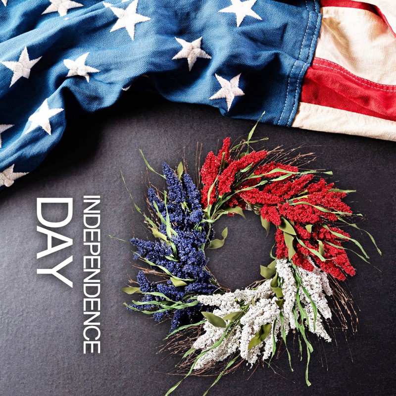 4th of July Independence Day Wreath White Red Blue Rice