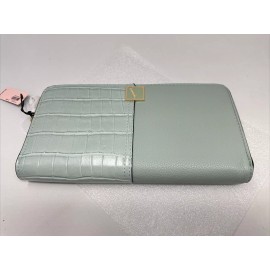 Victoria's Secret NWT Victoria's Secret Limited Edition The Victoria Zip Around Leathe Wallet $44