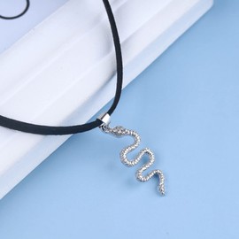 Inateannal Punk Black Velvet Necklace Snake Velvet Choker Necklace Short Silver Snake Pendant Necklace Gothic Velvet Band Collar Necklace Jewellery for Women and Girls