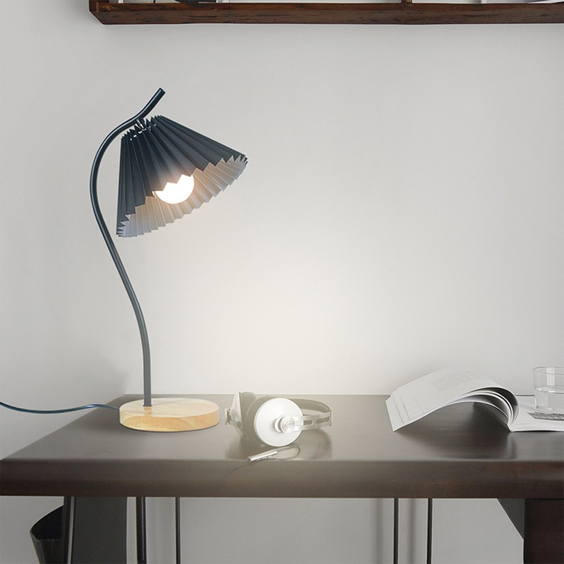 Table Lamp with Cloth Pleated Lampshade Metal Modern Nightstand Bedside