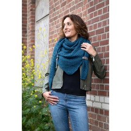 KNIT FACTORY - Jaida Triangular Scarf - Women's Knitted Scarf with Wool - High Quality - XXL Scarf - 190 x 85 cm, jeans colour