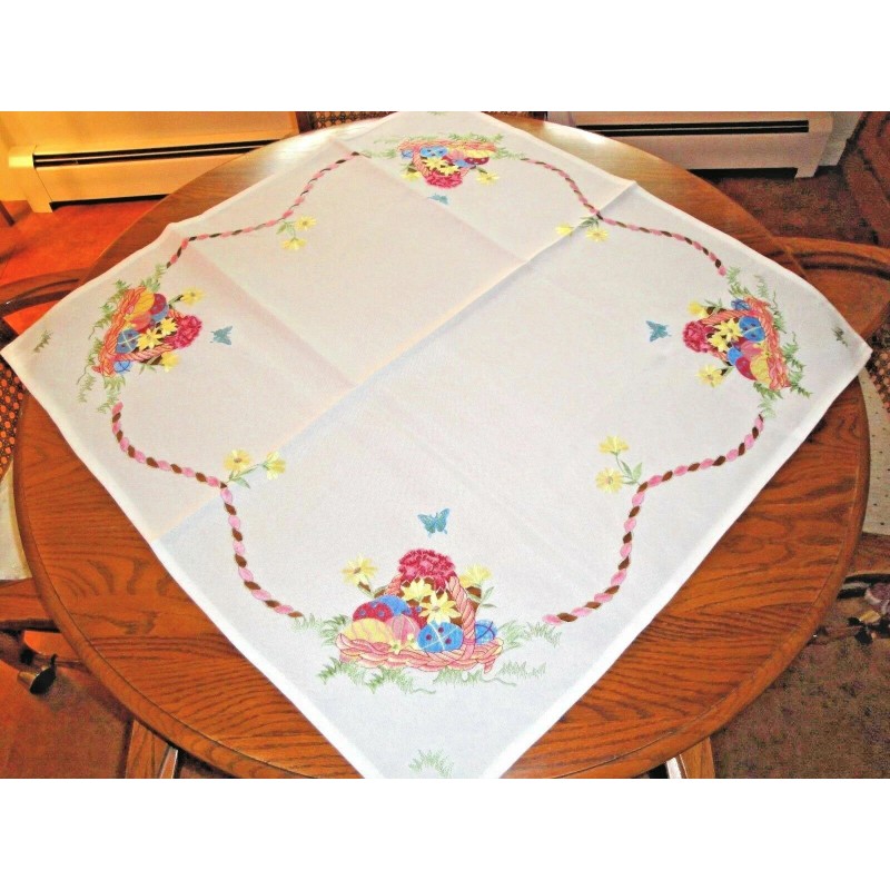 Happy Easter Table Topper