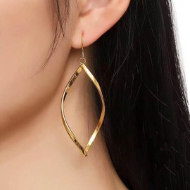 Yheakne Geometric Rhombus Drop Earrings Gold Swirl Wire Earring Vintage Twist Hoop Hook Earrings Large Geometric Twisted Wire Earrings Jewelry for Women and Girls