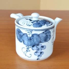 Japanese Teapot Ceramic Kyusu 15.6 fl oz Arita Imari ware Made in Japan Porcelain Tea pot for Green Tea Sato Budou Grape