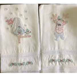 HANDMADE SHADOW WORK CHRISTMAS LINEN & LACE TOWELS W/ BIRDHOUSE & REINDEER- 2 IN 1 SET