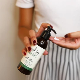 Sukin Sukin Signature Facial Moisturiser 125ml - with Vitamin E; Cruelty Free & Vegan Friendly - Nourishes, Softens & Protects the Skins Moisture Barrier.