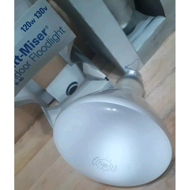 GE 2CT: GE WATT-MISER 120 WATT INDOOR Floodlight 130v R-40