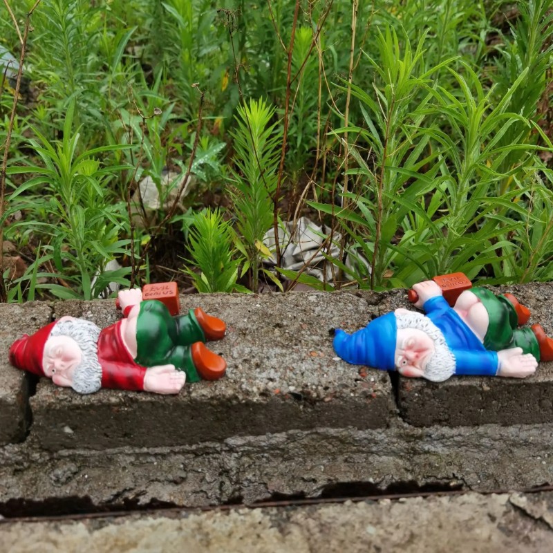 Funny Garden Gnome – Resin Gnome Statue, Whimsical Yard Decor