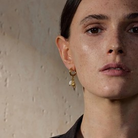 Mchic Sea Conch Earrings for Women - 18K Gold Drop Dangle Hoops with Pearl & Conch Shell Charms - Coastal Ocean Jewelry for Beach Vacation, Trendy Summer Earrings